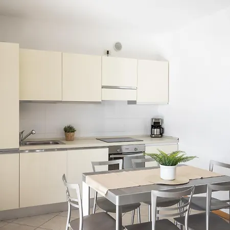 8 Garden Vistalago Apartamento