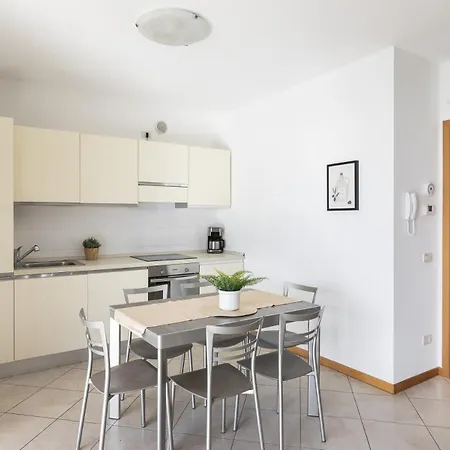 8 Garden Vistalago Apartamento